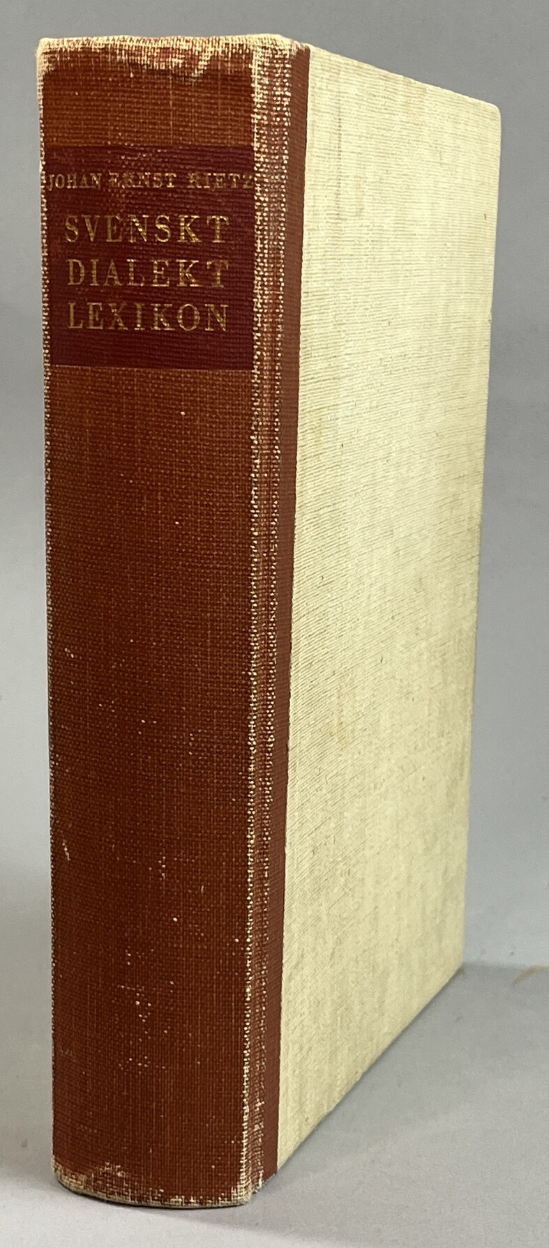 Svenskt dialektlexikon. Ordbok öfver svenska allmogespråket av Johan Ernst Rietz. Efterskrift av Sven Benson. [Utg. av] C.W.K. Gleerups förlag.