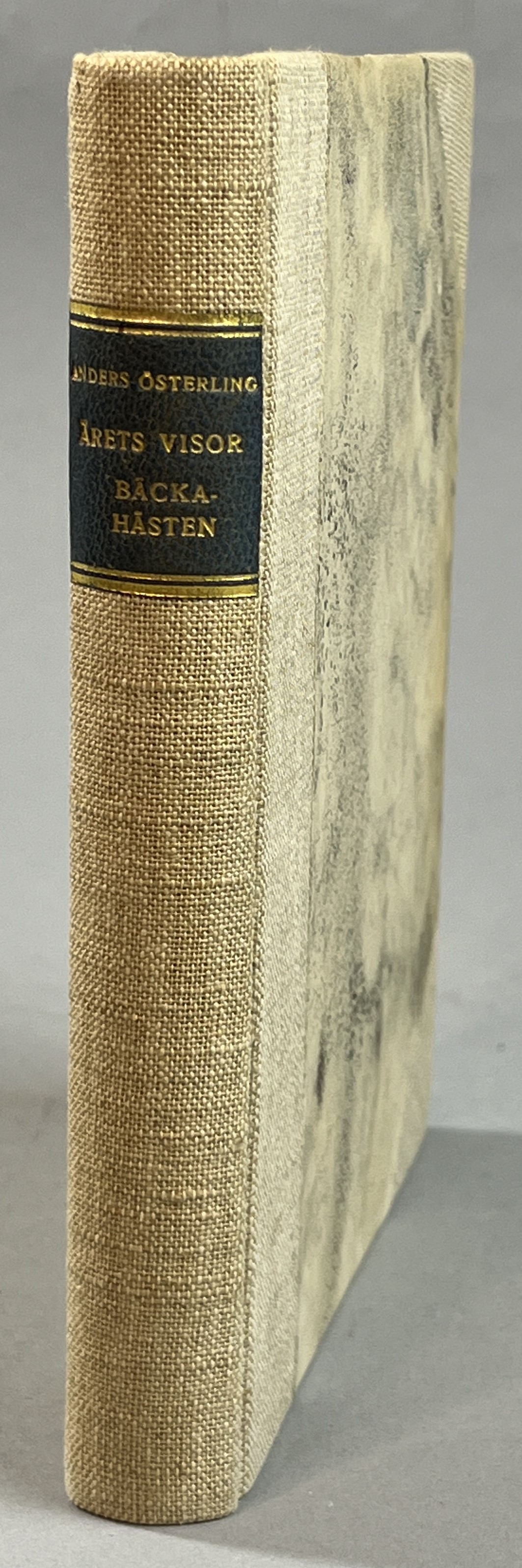 Årets visor. [bunden med:] Bäckahästen. Skånskt sagospel i fyra upptåg. [Utg. av] Albert Bonniers förlag.