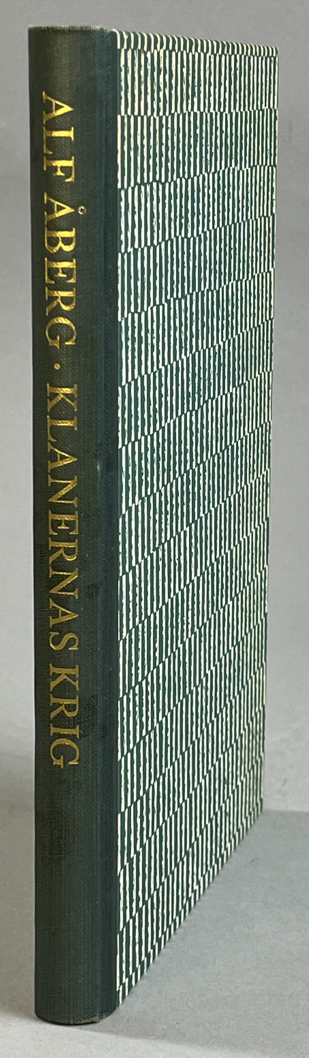 Klanernas krig. Med Bonnie Prince Charlie i skotska högländerna. [Utg. av] LTs Förlag.