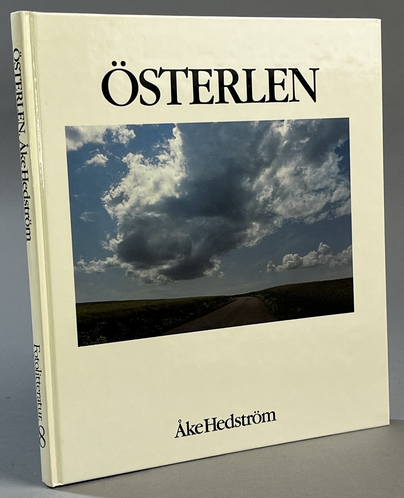 Österlen. [Förord av Lotte Möller]. [Utg. av] Fyra Förläggare.