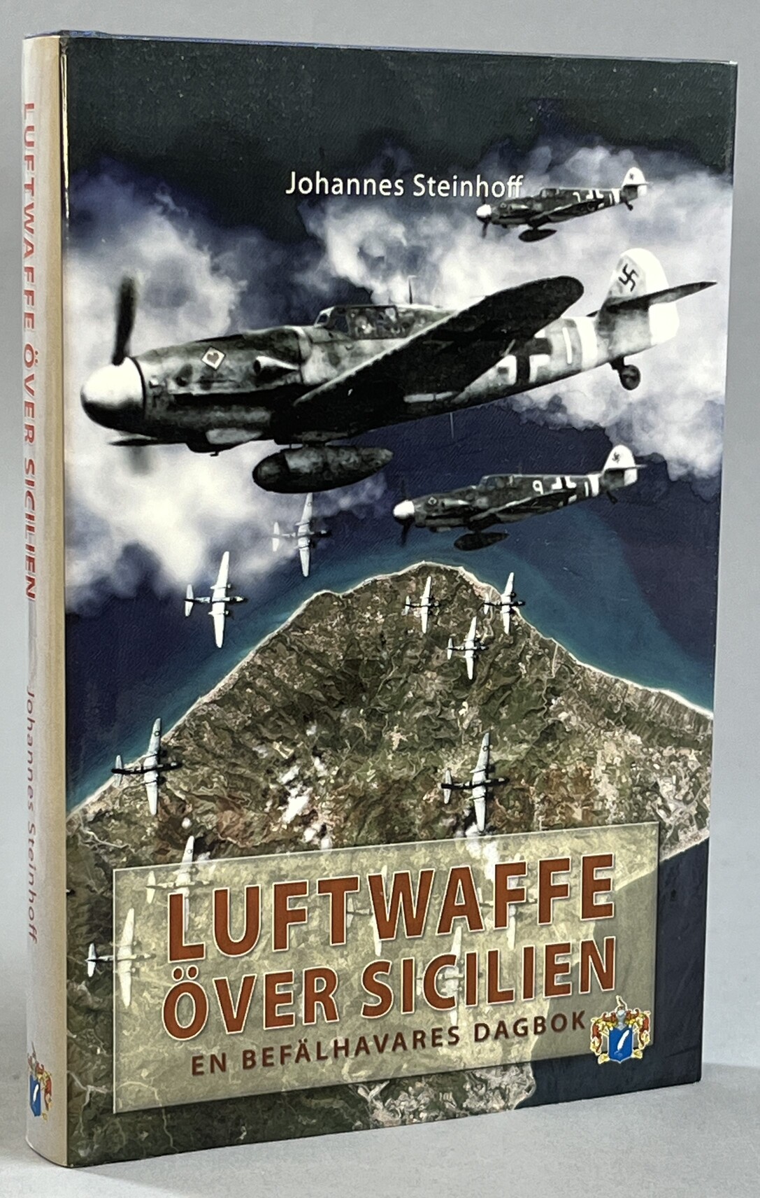 Luftwaffe över Sicilien. En befälhavares dagbok. [Utg. av] Svenska Militärhistoriskt Bibliotek.