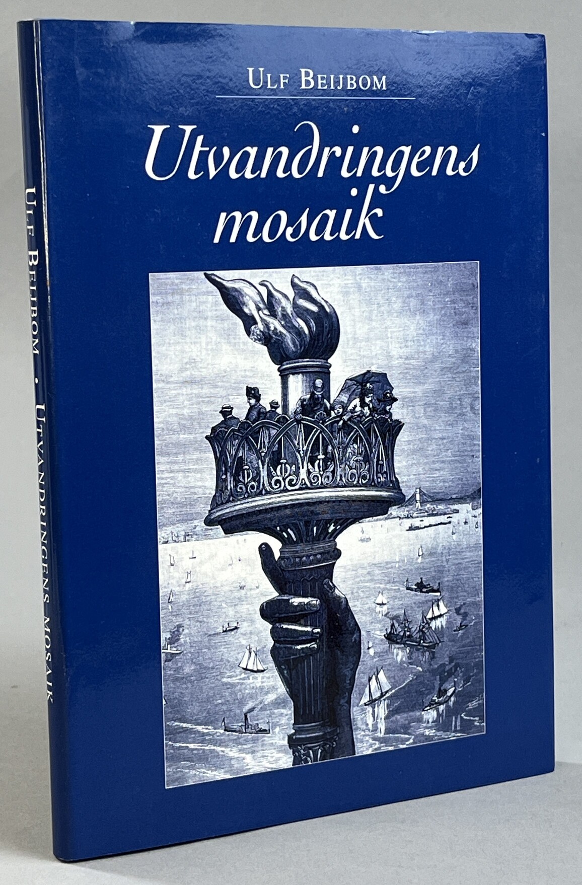 Utvandringens mosaik. [Utg. av] Emigrantinstitutets vänner.