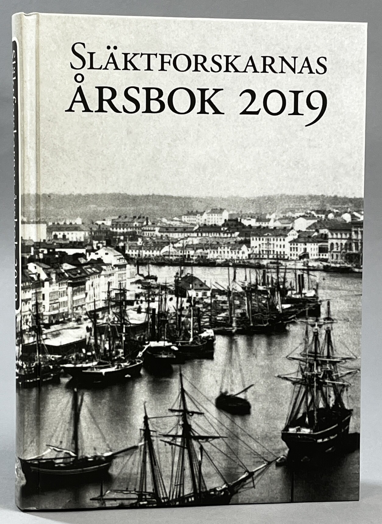 Släktforskarnas årsbok 2019. Utgiven av Sveriges Släktforskarförbund.