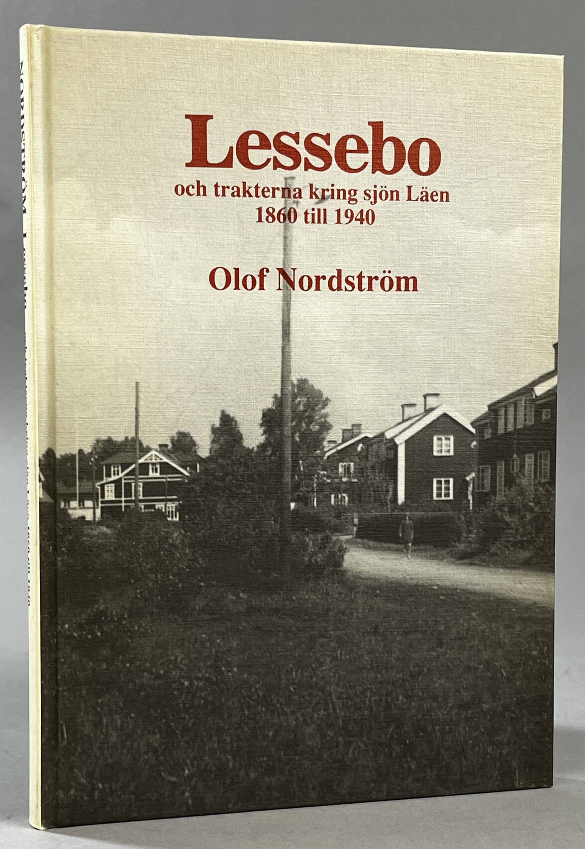 Lessebo och trakterna kring sjön Läen 1860 till 1940. Utgiven av Lessebo kulturnämnd.