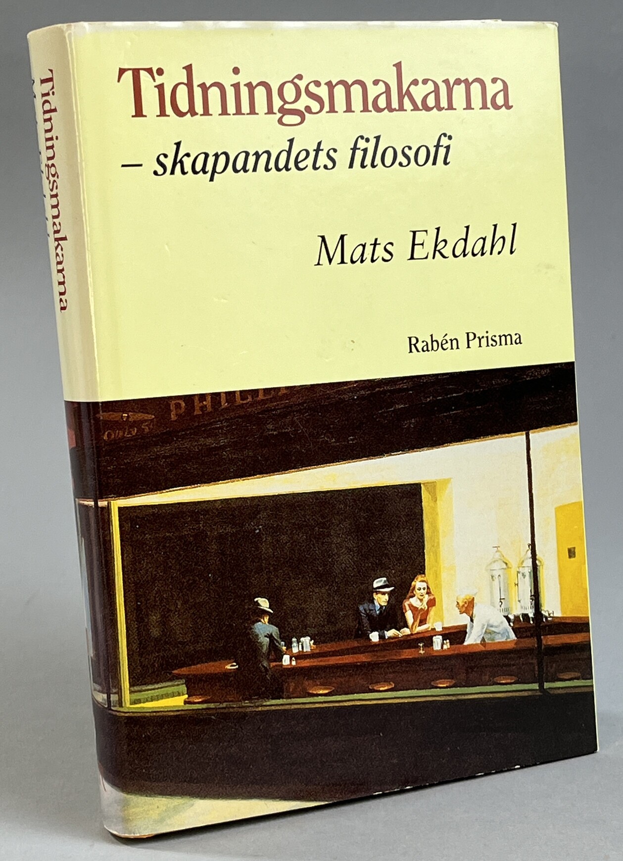 Tidningsmakarna - skapandets filosofi. En bok om redaktörskapets hemligheter. [Utg. av] Rabén Prisma.