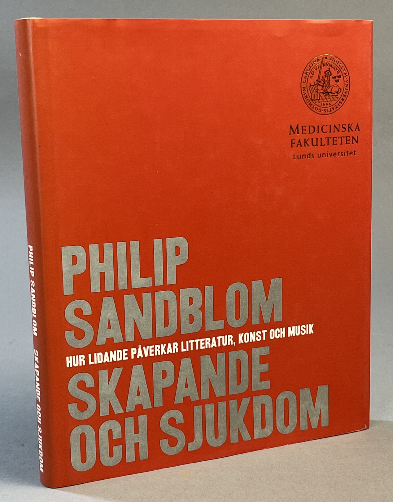 Skapande och sjukdom. Jubileumsupplaga. Med en biografi utgiven till minnet av Philip Sandbloms hundraårsdag den 29 oktober 2003. [Utg. av] Medicinska Fakulteten Lunds Universitet.
