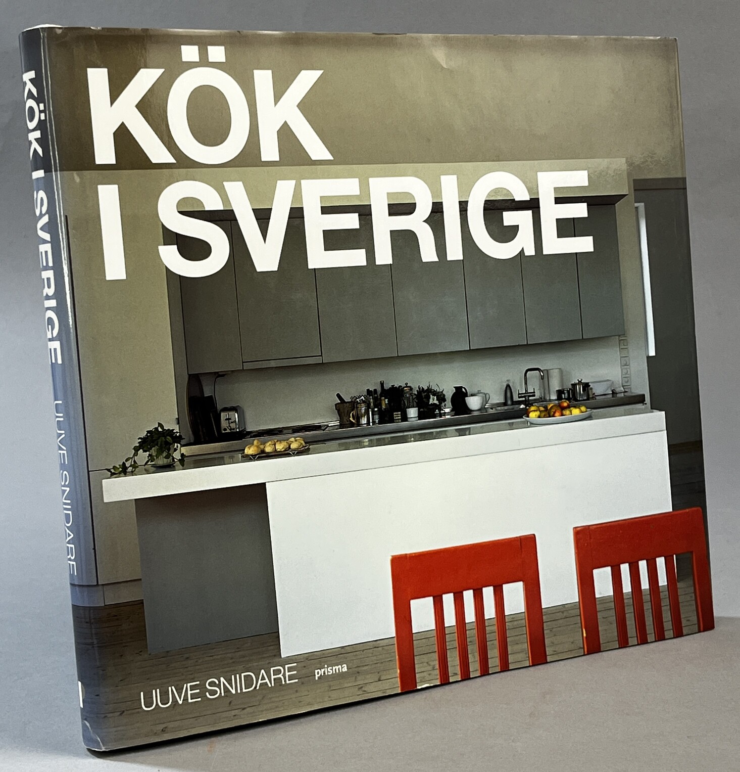 Kök i Sverige. Fotografier av Nisse Peterson. [Utg. av] Prisma.