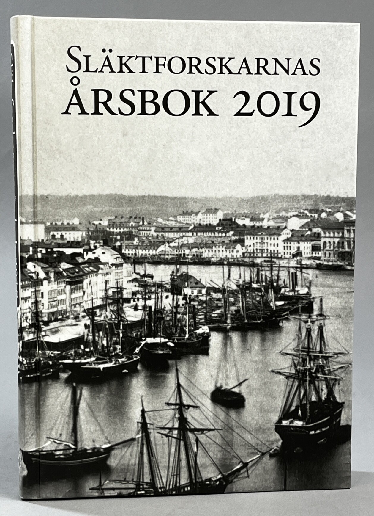 Släktforskarnas årsbok 2019. Utgiven av Sveriges Släktforskarförbund.