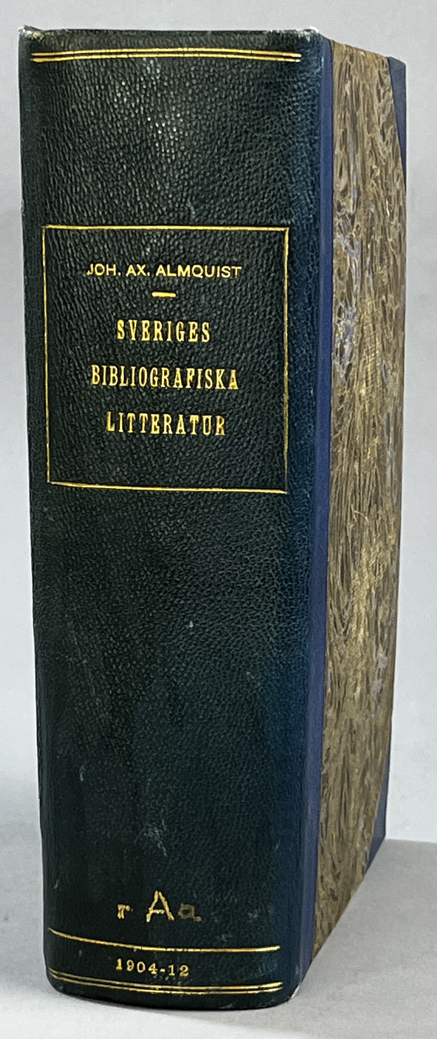 Sveriges bibliografiska litteratur, förtecknad af Joh. Ax. Almquist. Första delen. Egentlig bibliografi. [... Andra delen. Arkiv- och biblioteksväsen; ... Tredje delen. Typografi och bokhandtverk. Bokhandel. Supplement till föregående delar och register].