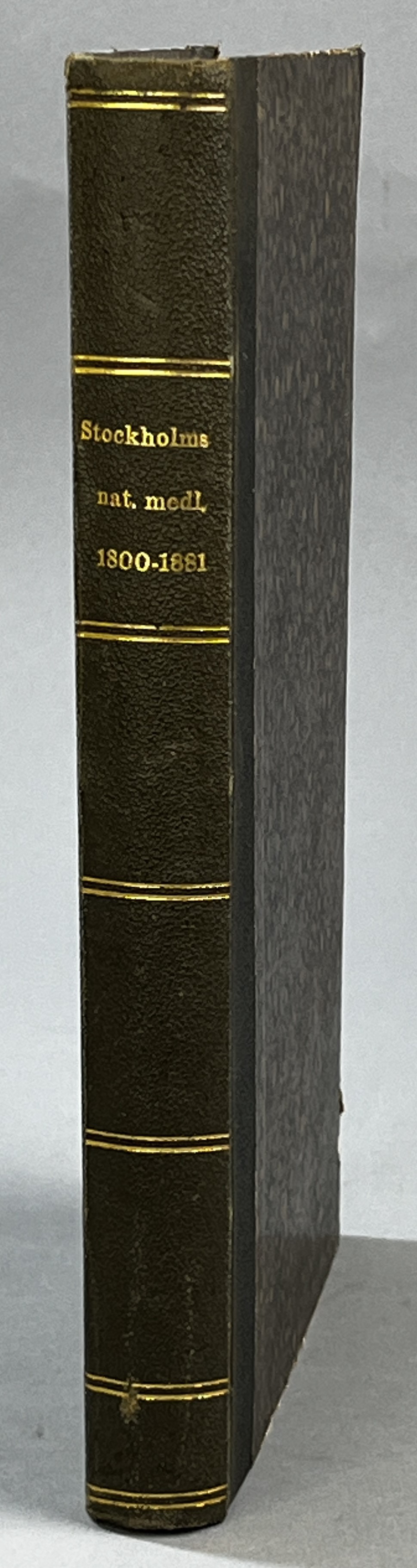 Stockholms i Upsala studerande nations medlemmar 1800-1881. Biografiska anteckningar samlade och utgifna af Carl Blackstadius. [bunden med:] Matrikel öfver lärarne vid Sveriges elementar-läroverk, pedagogier och seminarier utgifven år 1868 af N.J. Scheutz och D.Th. Björkman.