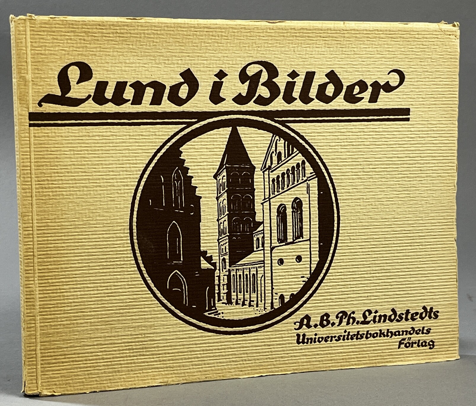 Lund i bilder. Med vägledande text. [Utg. av] A.-B. Ph. Lindstedts universitetsbokhandels förlag.