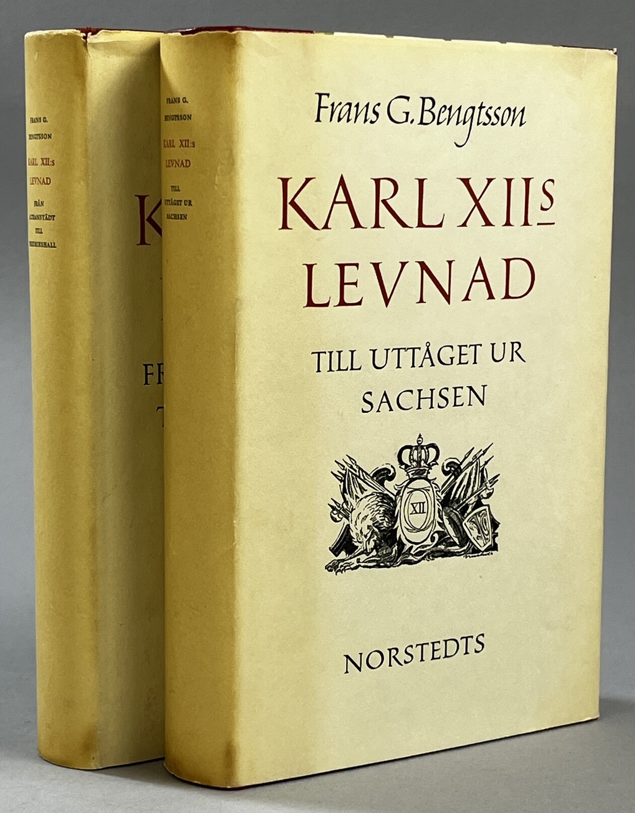 Karl XII:s levnad. Till uttåget ur Sachsen. [... Från Altranstädt till Fredrikshall]. Med vinjetter av Gunnar Brusewitz. [Utg. av] P.A. Norstedt & Söners förlag.