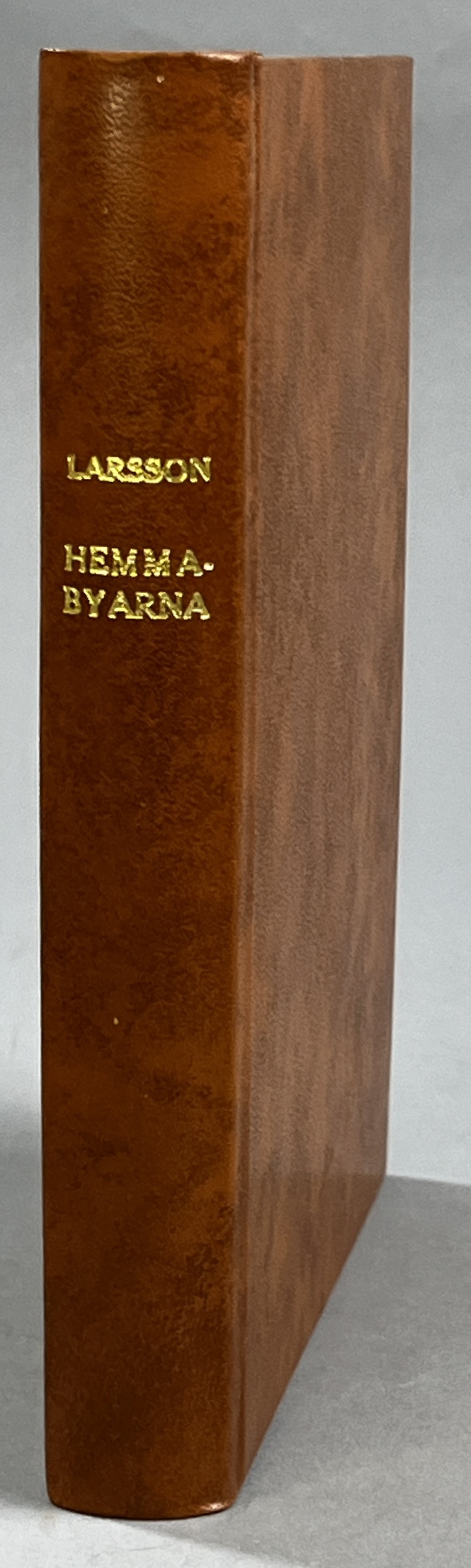 Hemmabyarna. Världsbetraktelser i femton kapitel. Andra upplagan. [Utg. av] Albert Bonniers förlag.