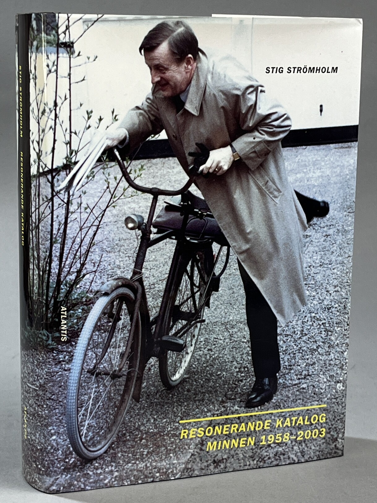 Resonerande katalog. Minnen 1958-2003. [Utg. av] Atlantis.