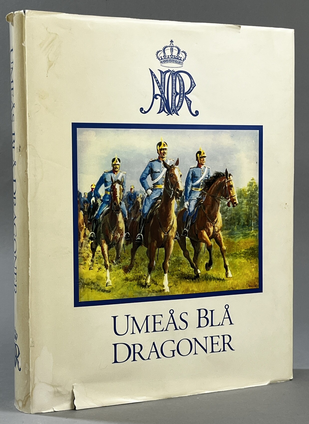 Umeås blå dragoner. Utgiven av Norrlands dragonregemente.