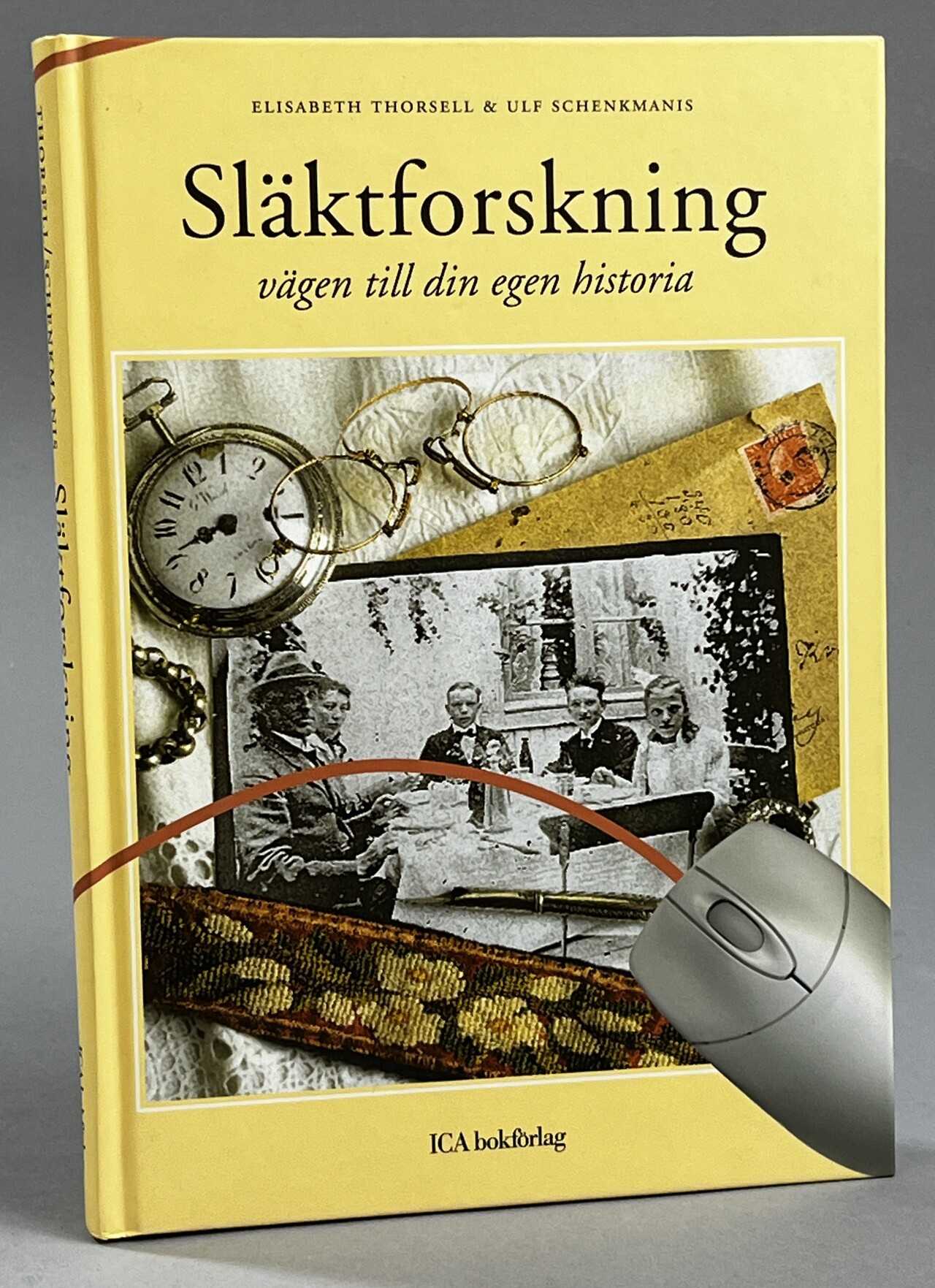Släktforskning - vägen till din egen historia. I samverkan med Ulf Schenkmanis. [Utg. av] ICA Bokförlag.