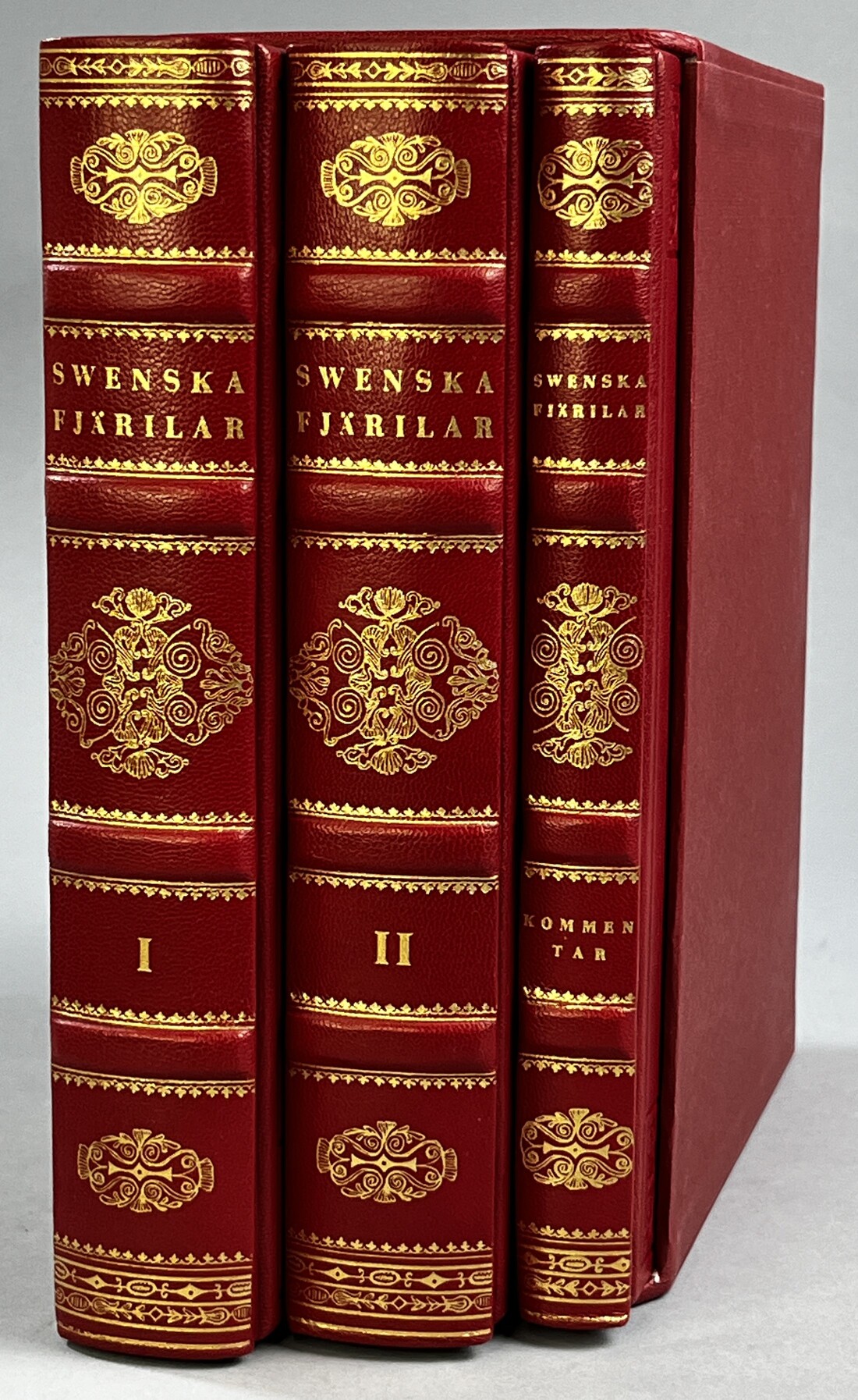 Swenska fjärilar. Efter naturen målade af Wilh. von Wright. I-II + Swenska fjärilar målade för greve Nils Bonde 1828-1835. Kommentar av Björn Dal.