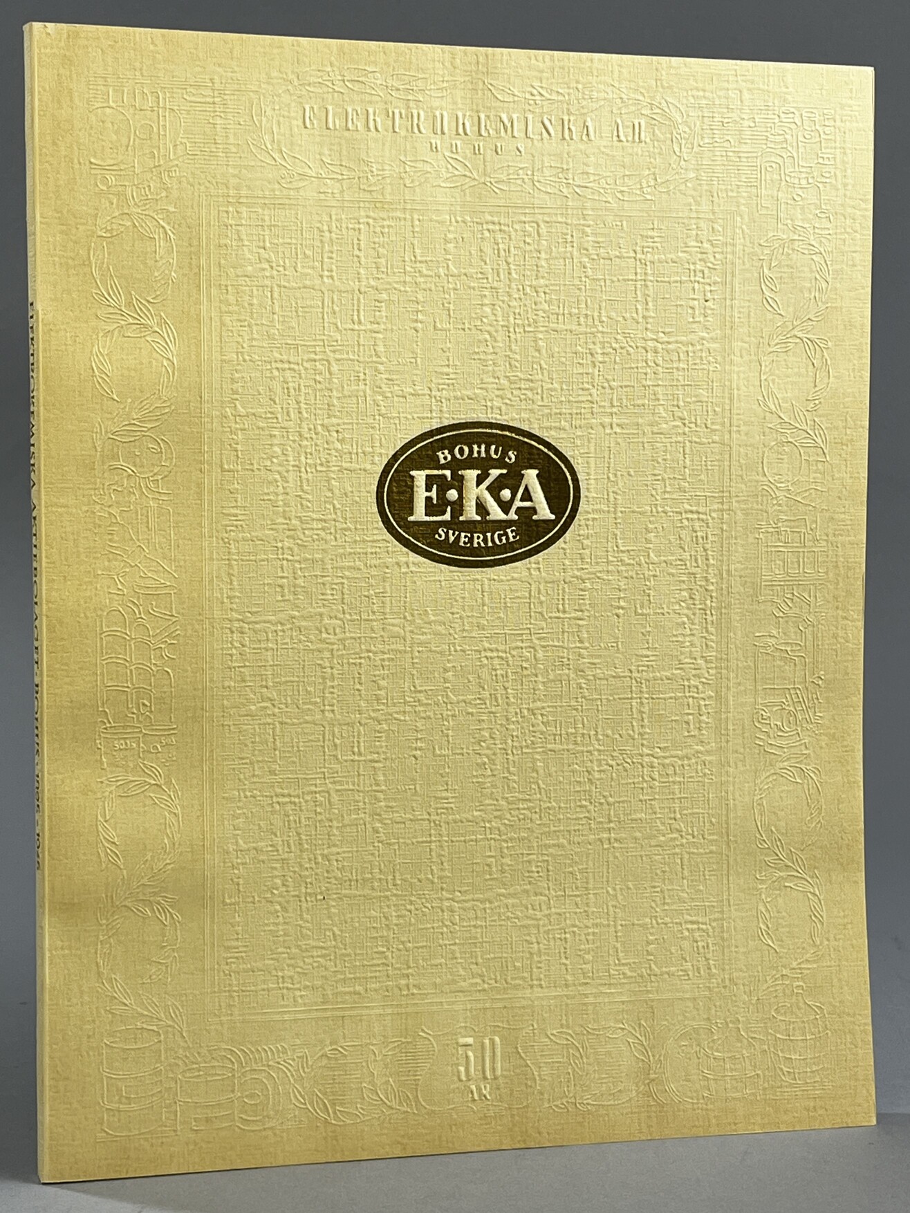 Bohus EKA, Sverige. 50 år. [Elektrokemiska A.B. Bohus]. [Med historik av Gösta Bodman].