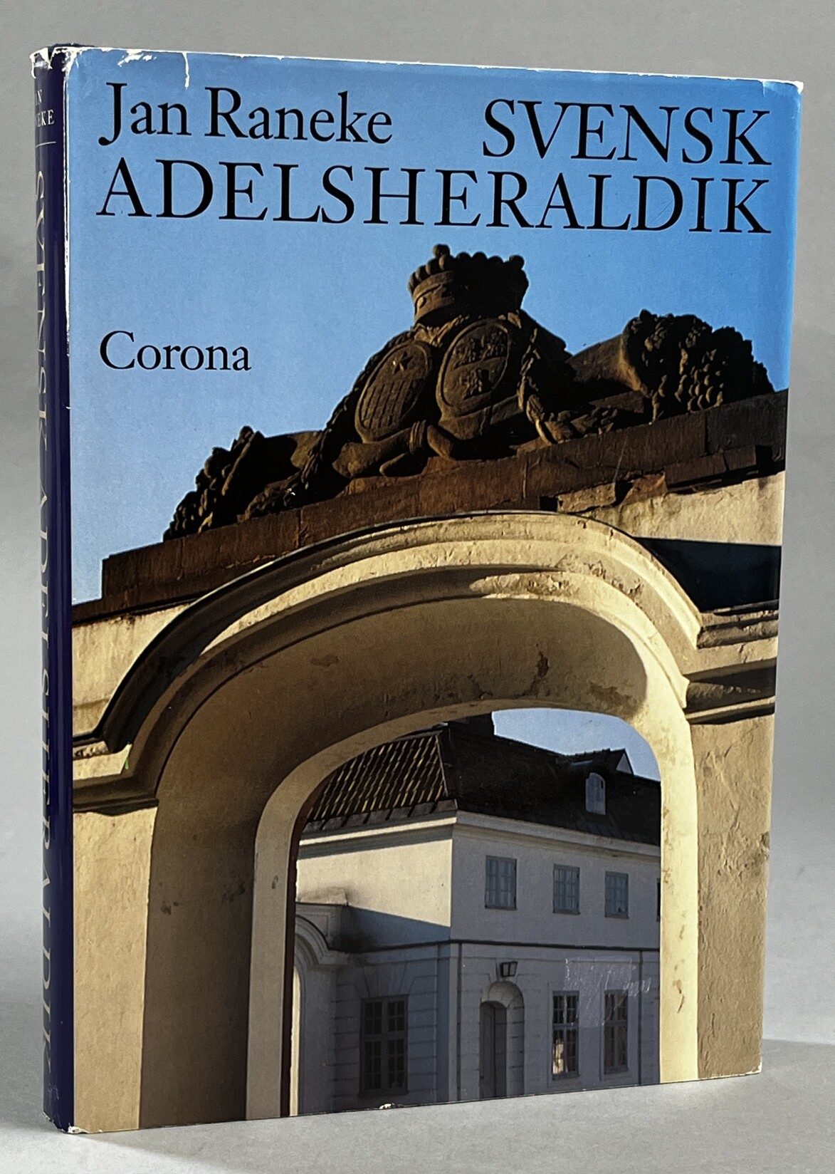 Svensk adelsheraldik med Klingspors vapenbok sammanställd av Jan Raneke. [Utg. av] Corona.
